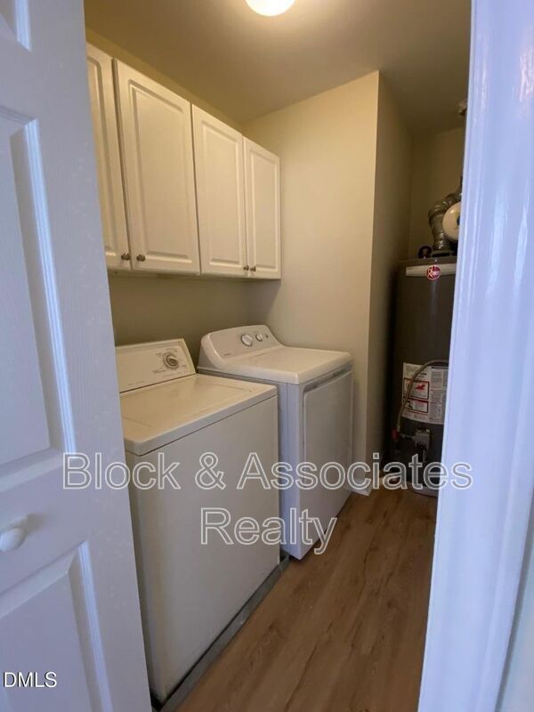 Foto del edificio - 3023 Wellington Ridge Loop