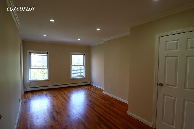 Building Photo - 378 Myrtle Ave