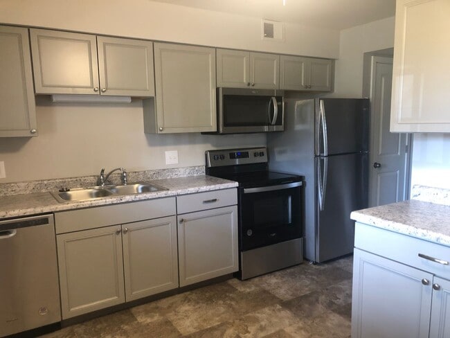 Interior Photo - 1108 S. 4th Street