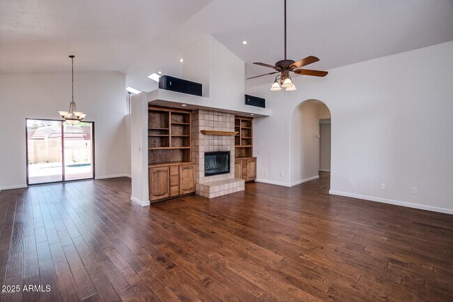 Building Photo - 15041 N Calle Del Prado