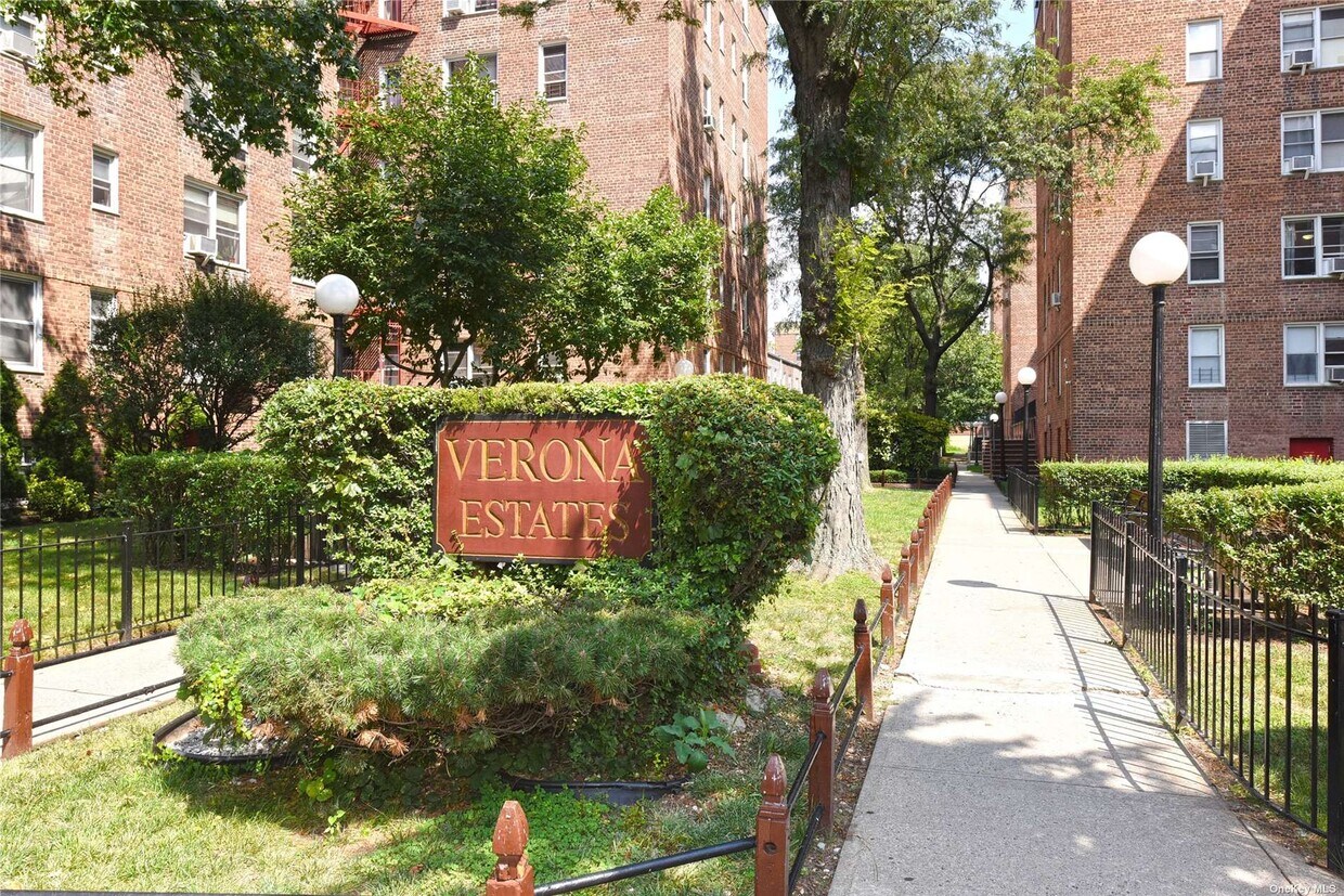 6535 Yellowstone Blvd Unit 4F, Queens, NY 11375 Condo for Rent in