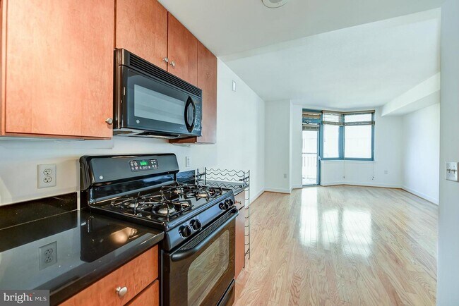 Building Photo - 1117 10th St NW