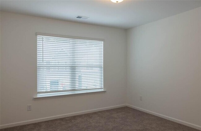 Foto del edificio - 2340 Rosemary Park Ln