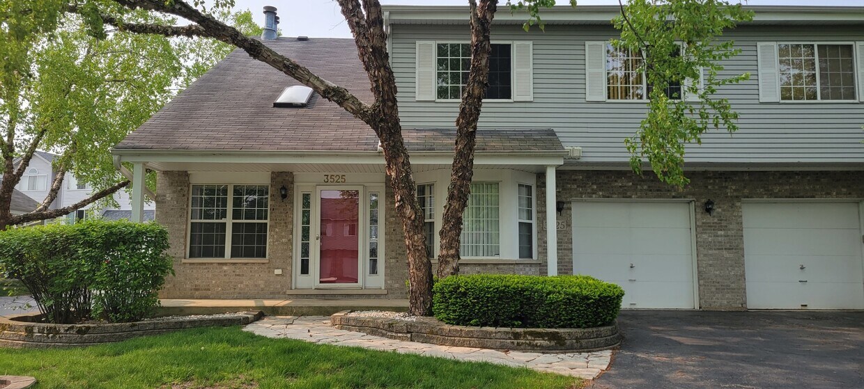 Primary Photo - 3525 Princeton Ave