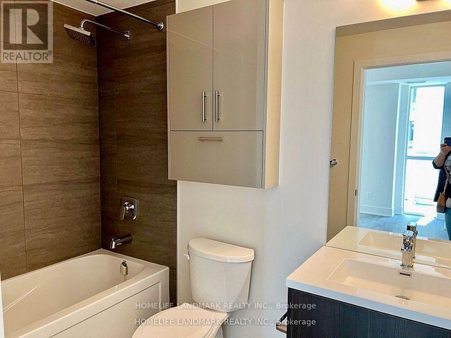 Building Photo - 188 Fairview Mall Dr