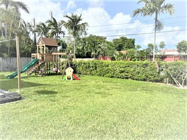 Building Photo - 1807 N 40th Ave