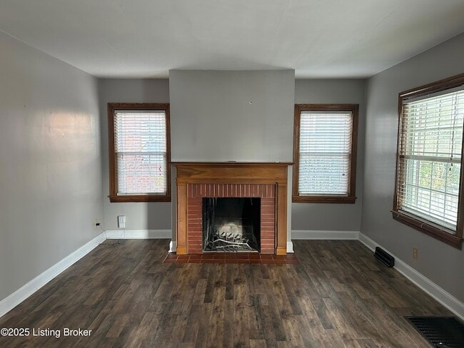 Building Photo - 332 E Esplanade Ave