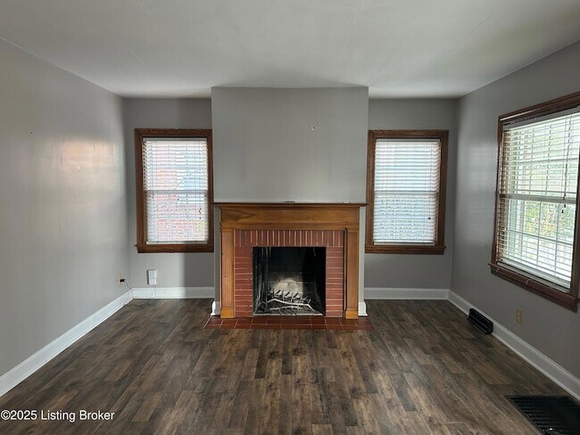 Foto del edificio - 332 E Esplanade Ave