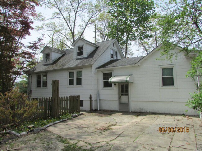 Building Photo - 117 King Rd