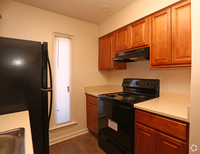 Interior Photo - Colonial Pointe Apartments