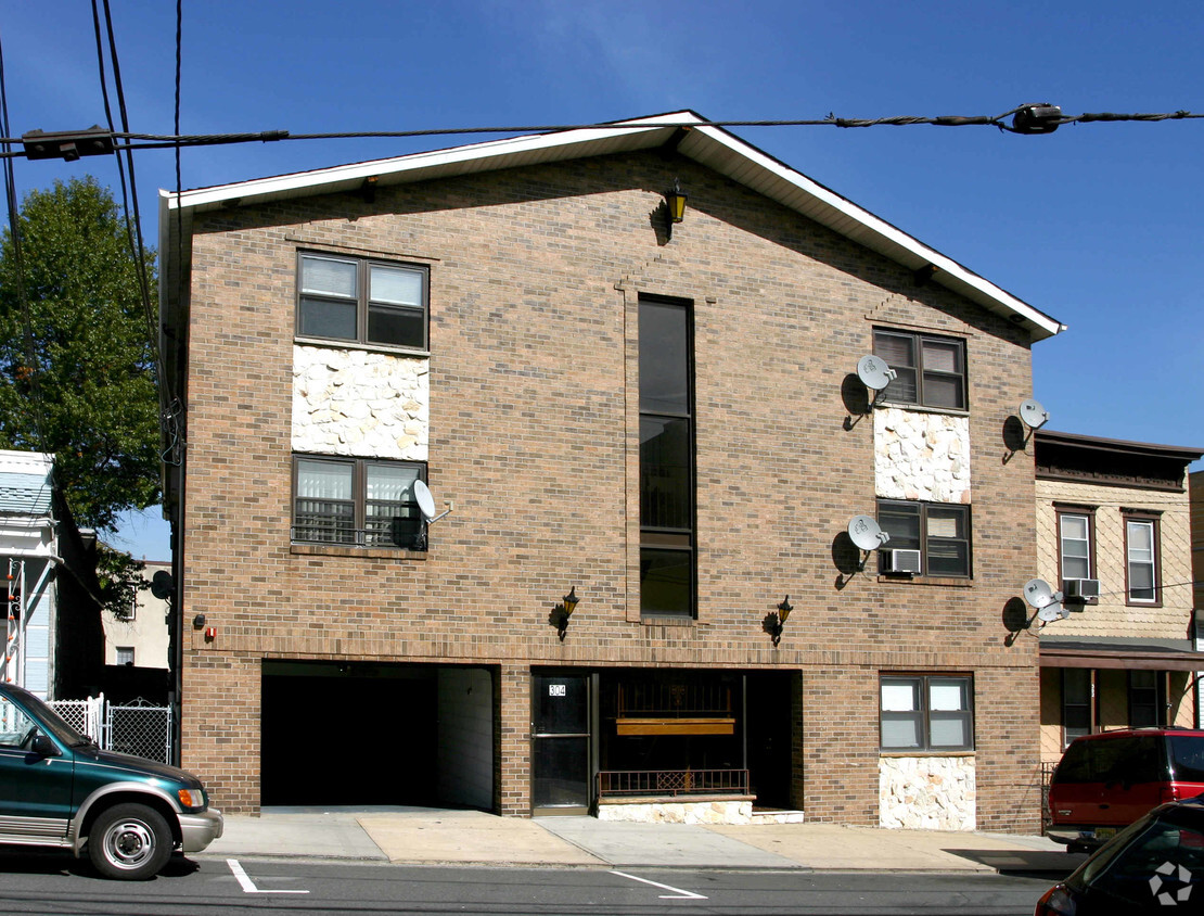 Building Photo - 304-306 71st St