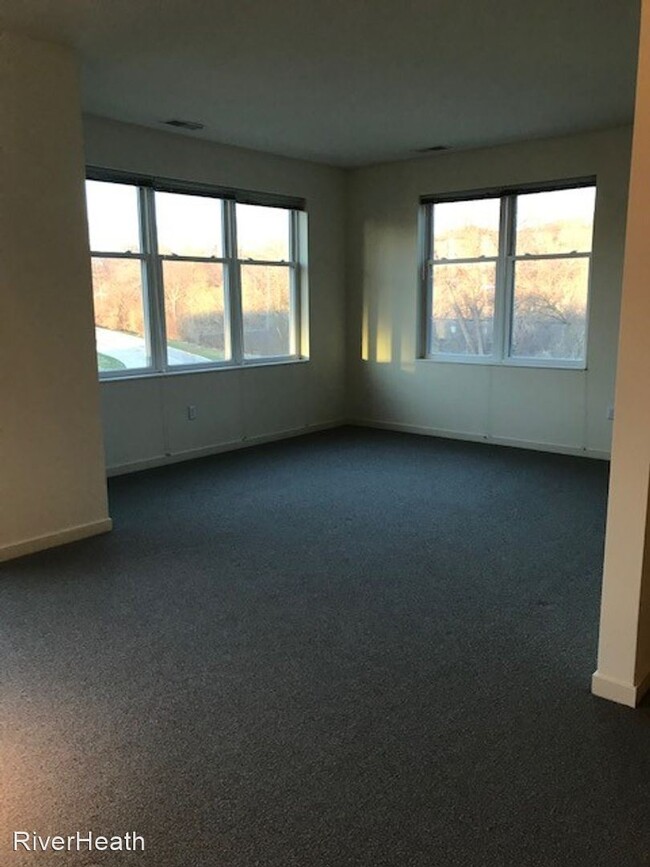 Building Photo - 201 Riverheath Way