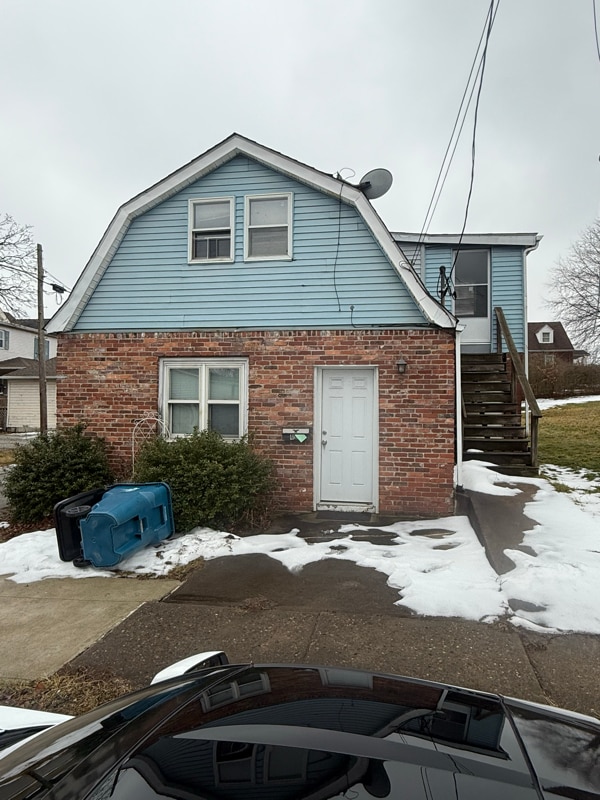 Building Photo - 405 Hillis St