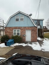 Building Photo - 405 Hillis St