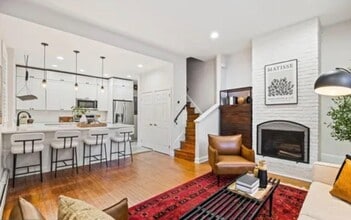 Building Photo - 1238 Waverly St