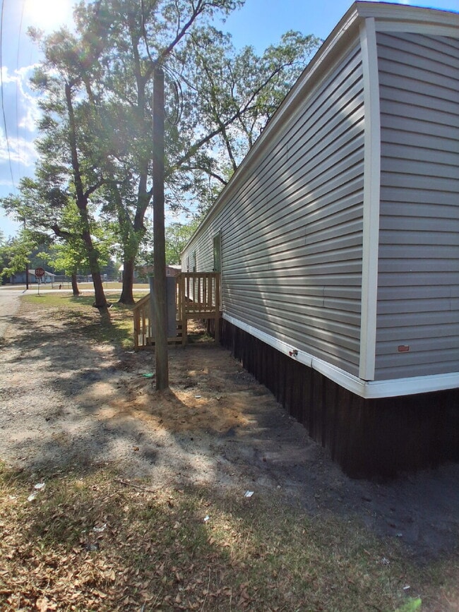 Building Photo - ???? RENT-TO-OWN OPPORTUNITY  Fredrick St – Hands On Homes  MHP