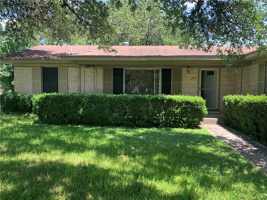 Primary Photo - 307 N San Marcos St