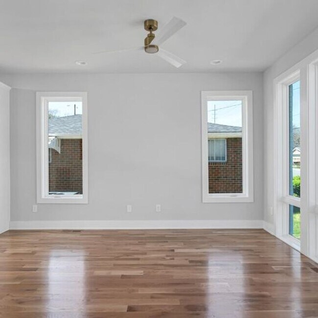 Foto del edificio - Stunning 4 Bedroom in Nashville