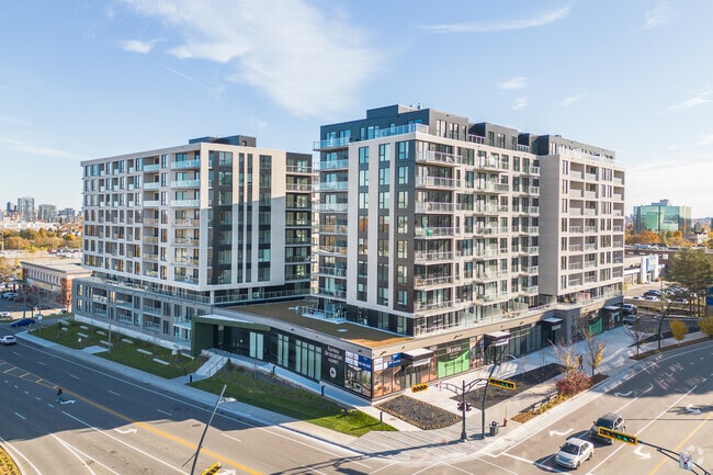 Building Photo - Bloome