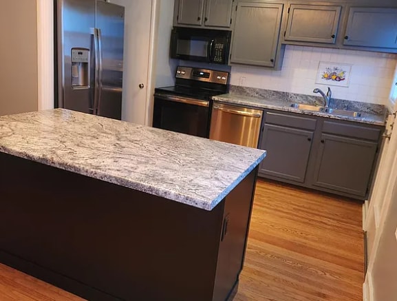 Kitchen - 1805 Shady Ln