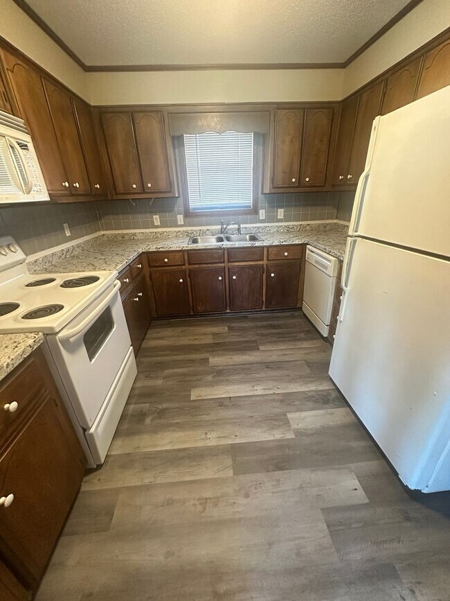 Building Photo - 3 Bedroom/2 Bath home in Valdosta