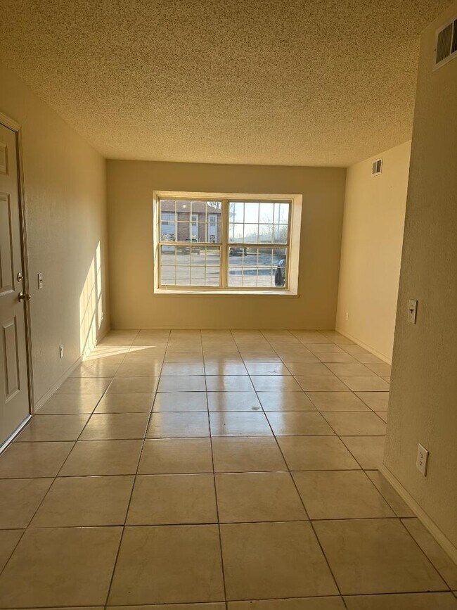 Foto del edificio - 121 Fairway Ave