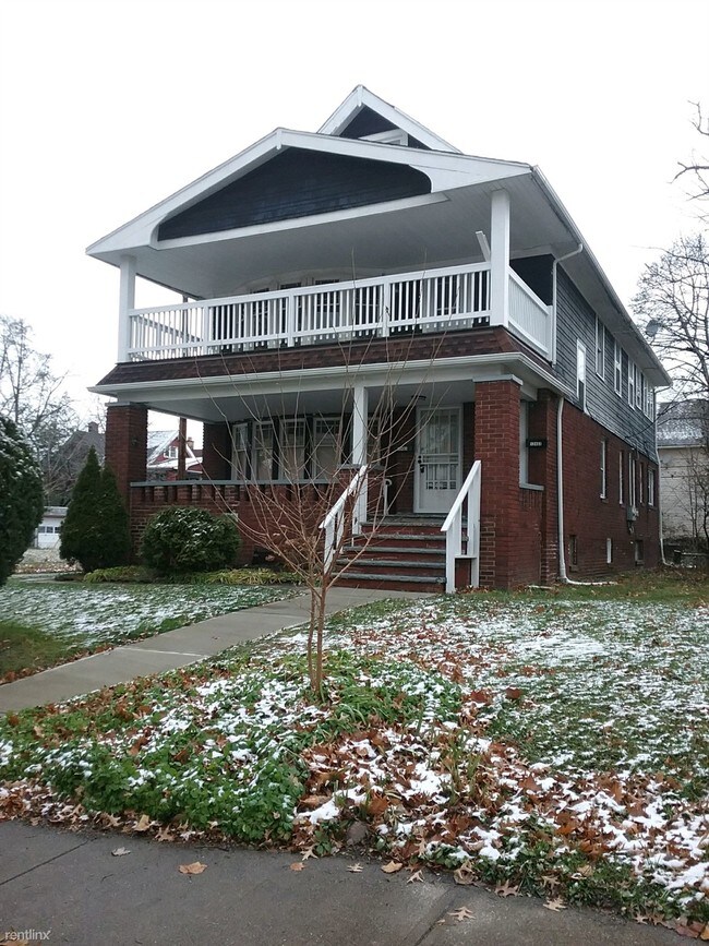 Building Photo - 12401 Buckingham Ave