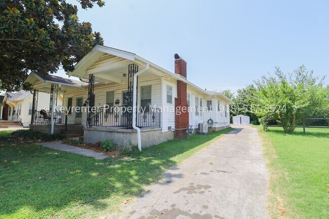 Foto del edificio - 1622 S Indianapolis Ave