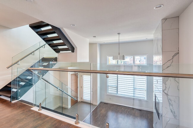 Photo du bâtiment - 1530 Bayside Ave SW