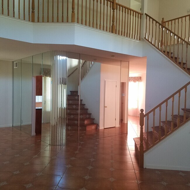 Foto del edificio - 1460 Wedgewood Ct