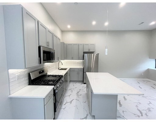 Foto del edificio - 225-235 Essex St