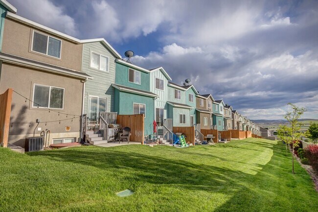 Foto del edificio - 4251 Cresthaven Ln