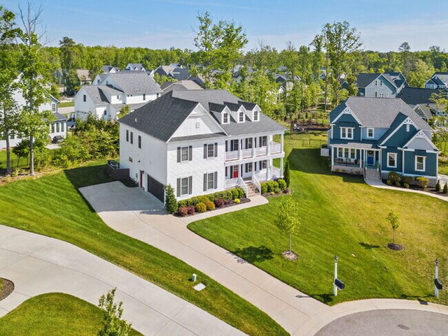 Building Photo - Spacious 5-Bedroom Oasis with 3.5 Baths in...