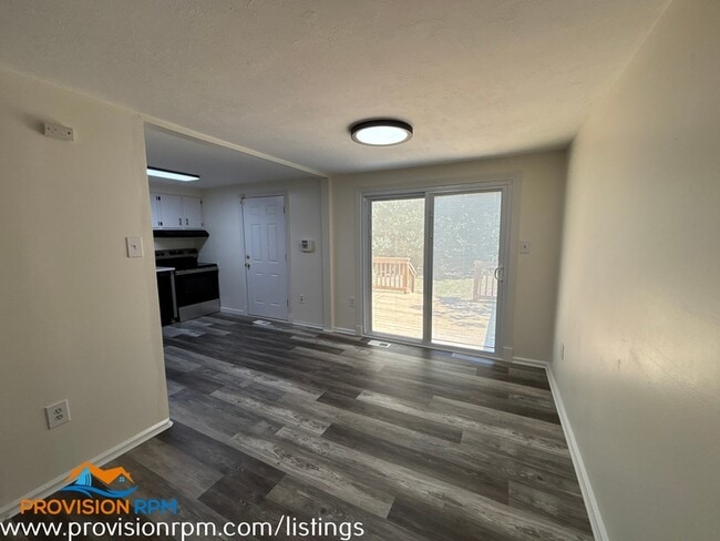 Building Photo - 9102 Pennswood Dr