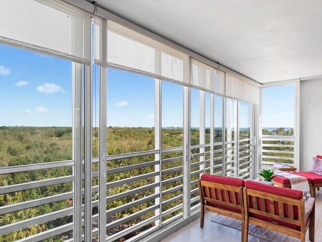 Foto del edificio - 935 E Causeway Blvd