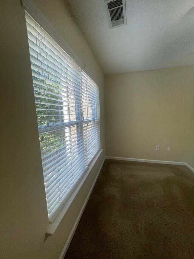 Foto del edificio - 3930 Cherokee Woods Way