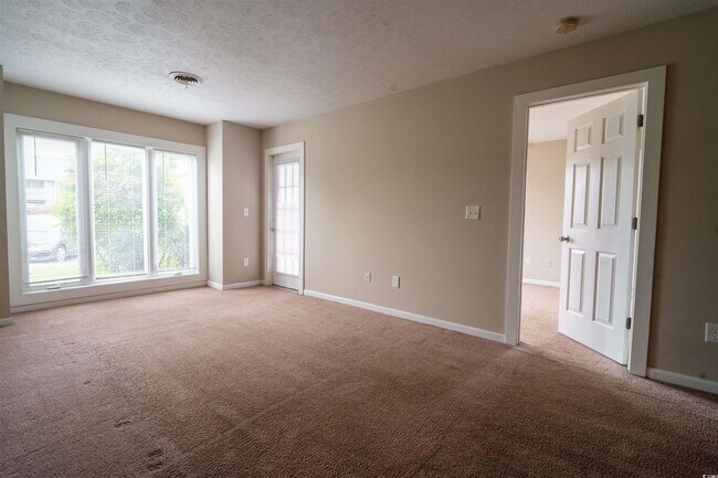 Foto del edificio - 4712 Cobblestone Dr