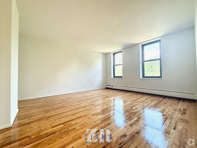 Building Photo - 152 Parkside Ave