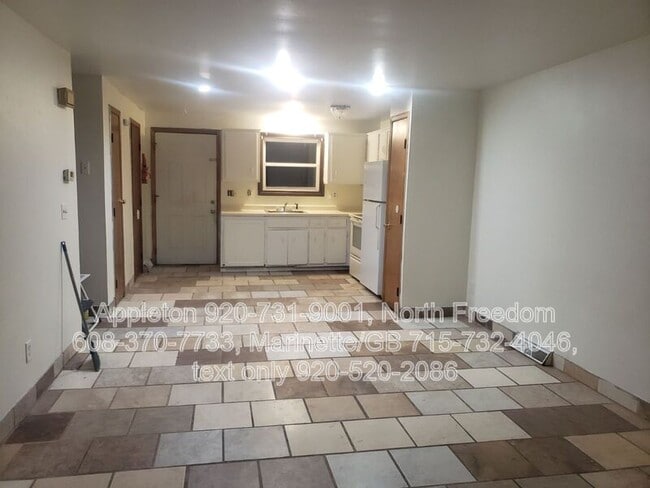 Building Photo - 560 Spinnaker Ln