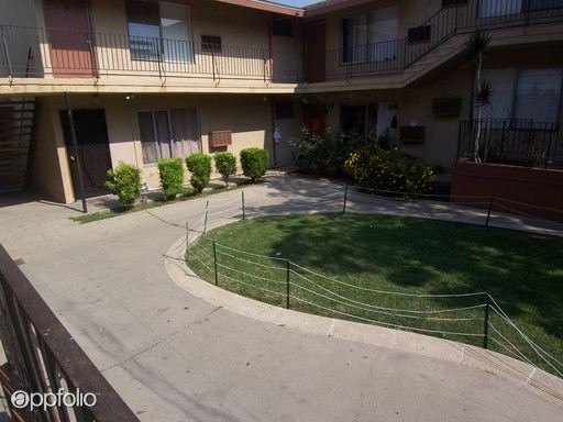 Building Photo - 1060 W 117th St