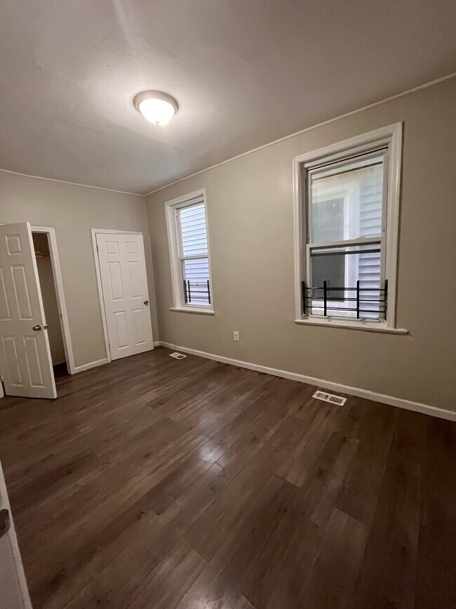 Foto del edificio - 264 S 8th St