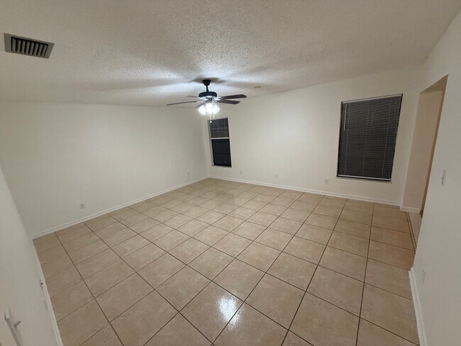 Foto del edificio - 4404 Rockcrest Cir