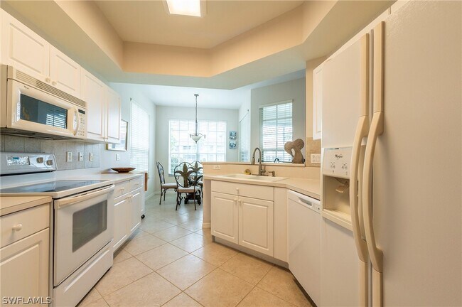 Building Photo - 15150 Royal Windsor Ln