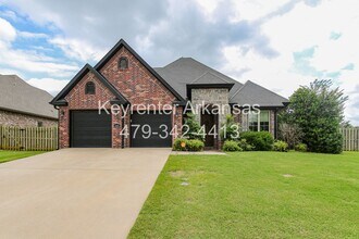 Building Photo - 3805 SW Gemstone Blvd