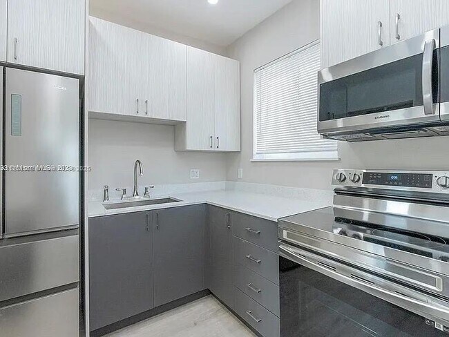 Foto del edificio - 3030 NW 16th St