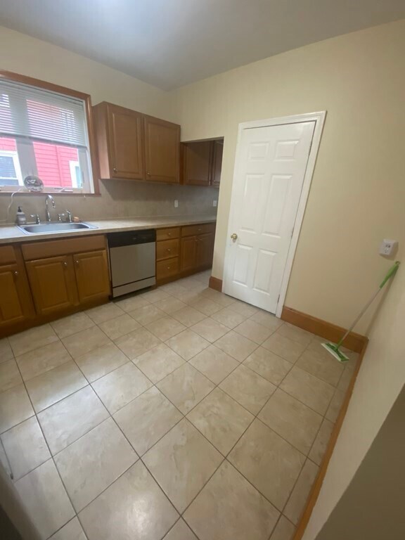 30 Lorette St Unit 1, Boston, MA 02132 Condo for Rent in Boston, MA