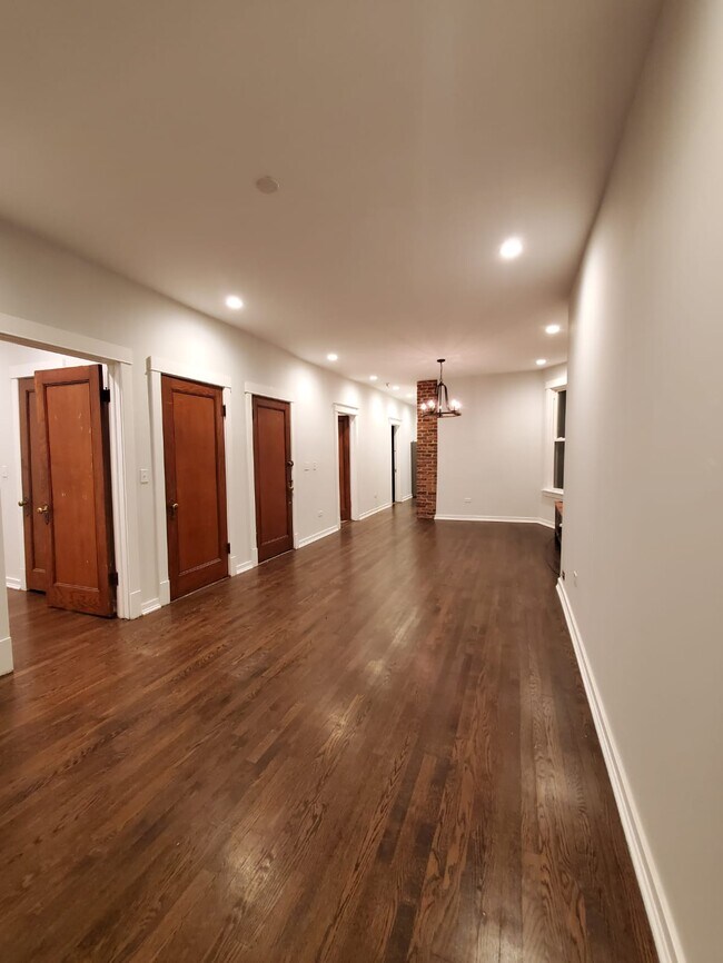 Foto del edificio - 3202 Clinton Ave