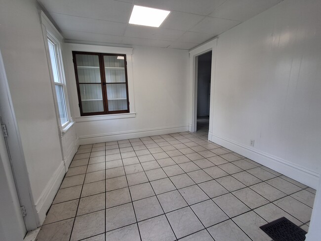 Building Photo - 405 Andover St