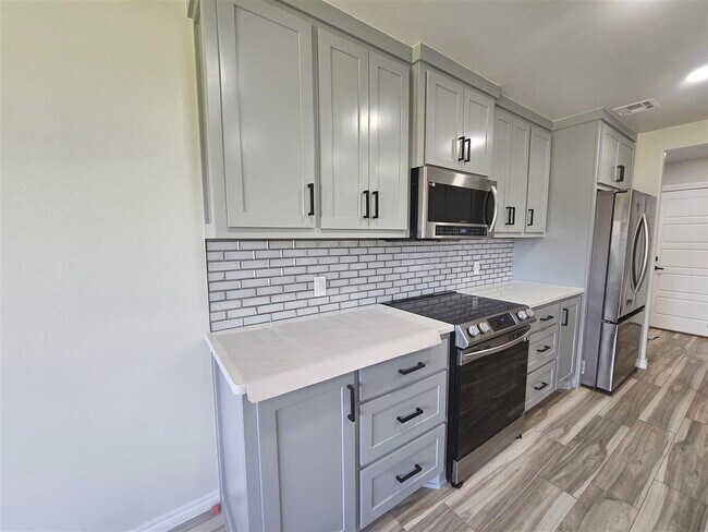 Foto del edificio - 207 Meadowlark Ln