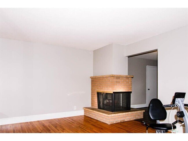 Foto del edificio - 8613 Zenith Rd